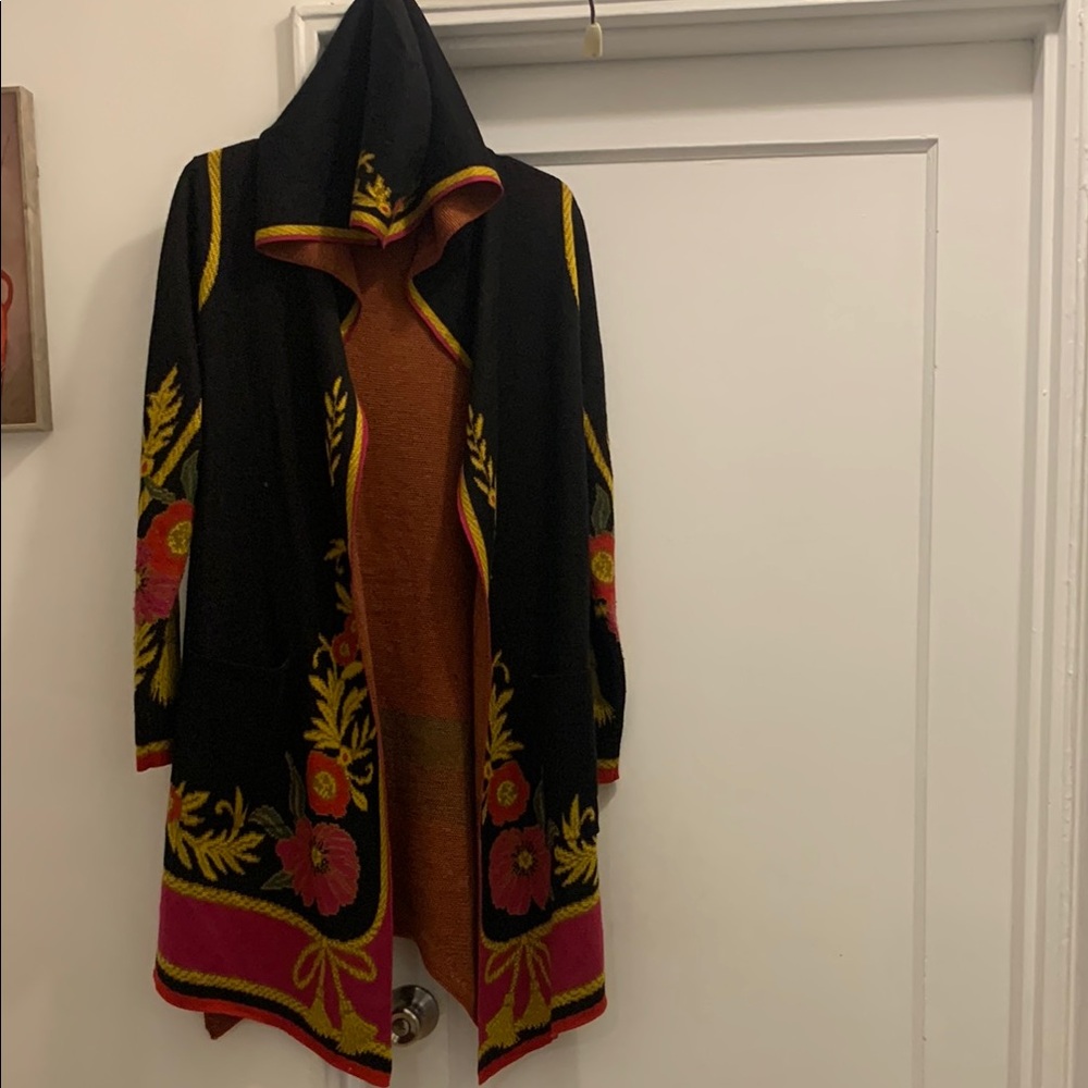 Chic Black Floral Cardigan with Pink and Gold Accents - Preloved